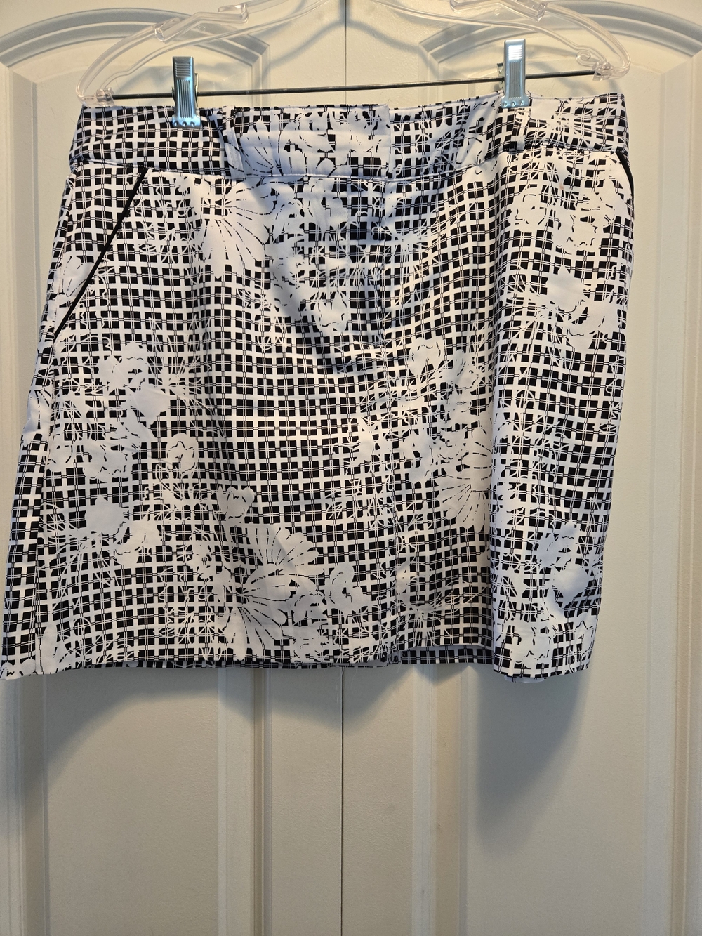 Izod Black and White Floral Grid Mini Skirt